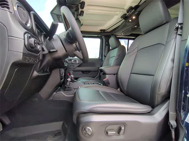 new 2025 Jeep Gladiator car, priced at $44,294