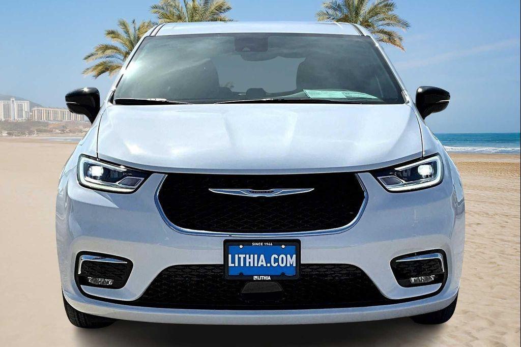 new 2026 Chrysler Pacifica car, priced at $40,263