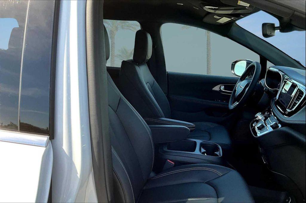 new 2026 Chrysler Pacifica car, priced at $40,263
