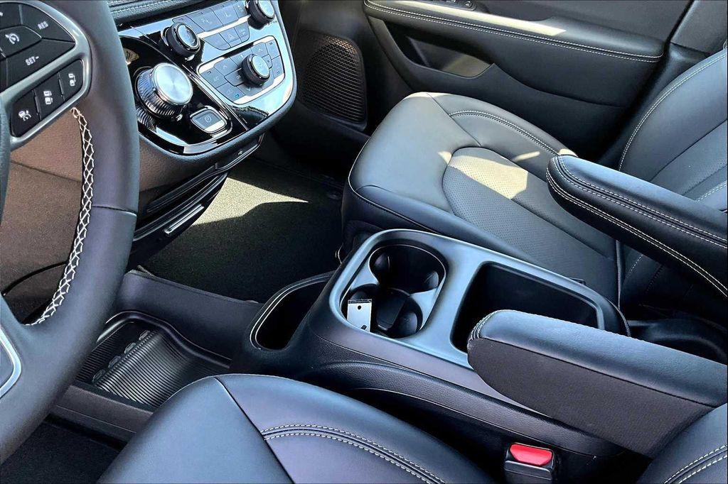 new 2026 Chrysler Pacifica car, priced at $40,263