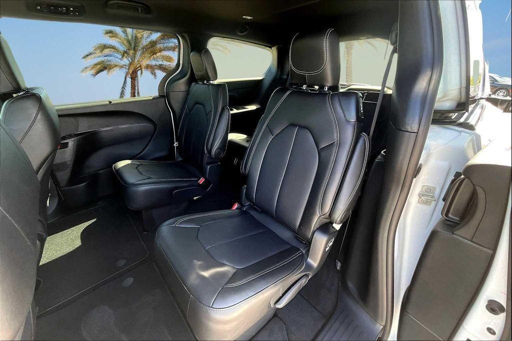 new 2026 Chrysler Pacifica car, priced at $40,263