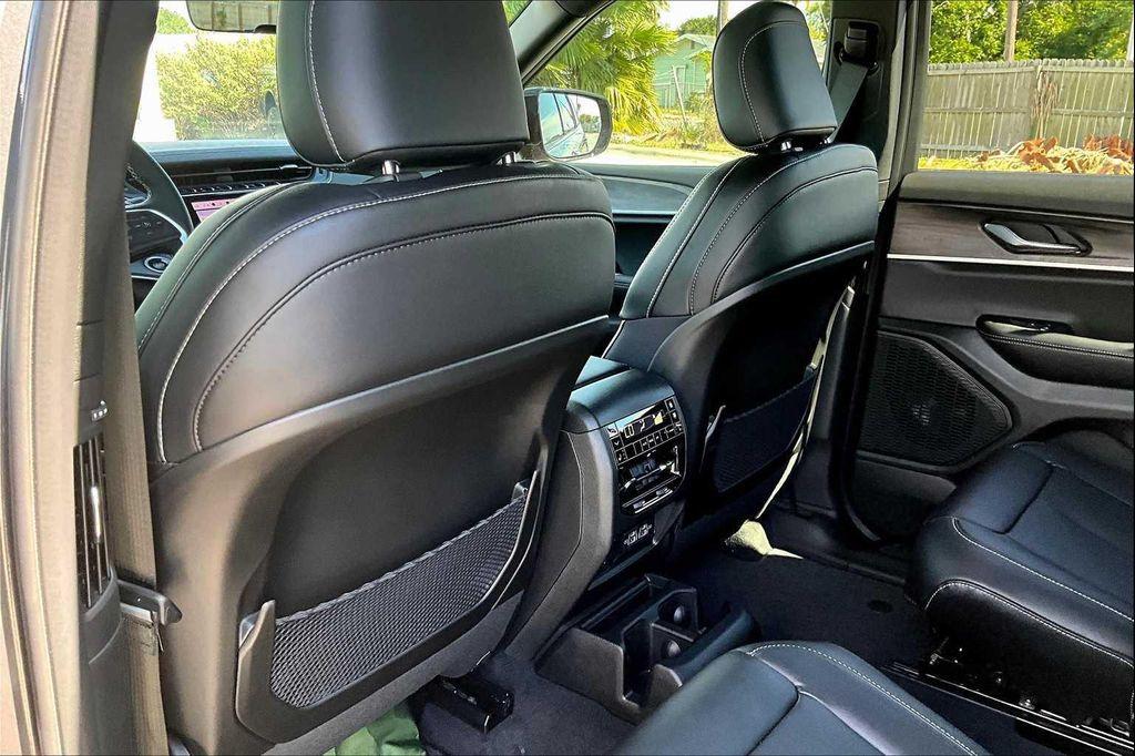 new 2025 Jeep Grand Cherokee L car, priced at $45,625