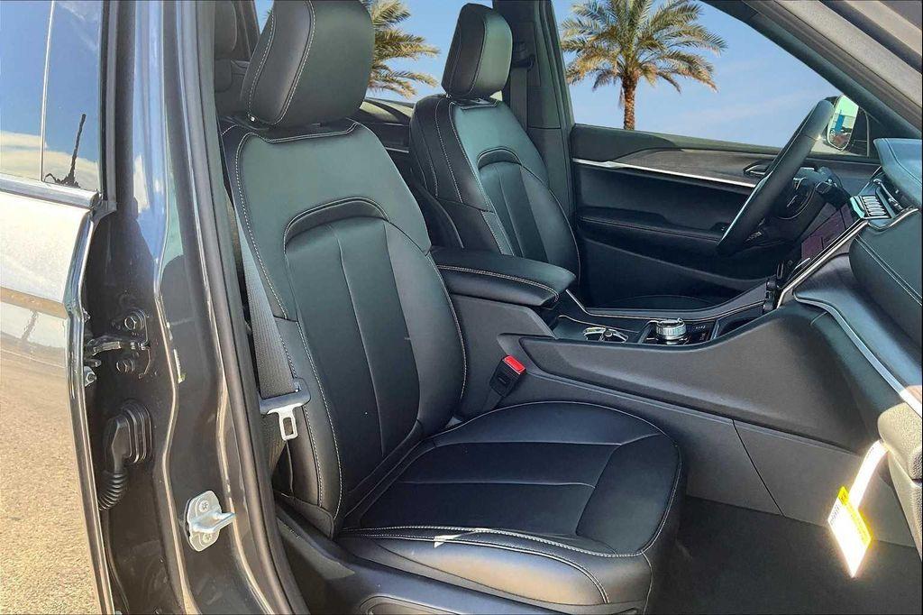 new 2025 Jeep Grand Cherokee L car, priced at $45,625