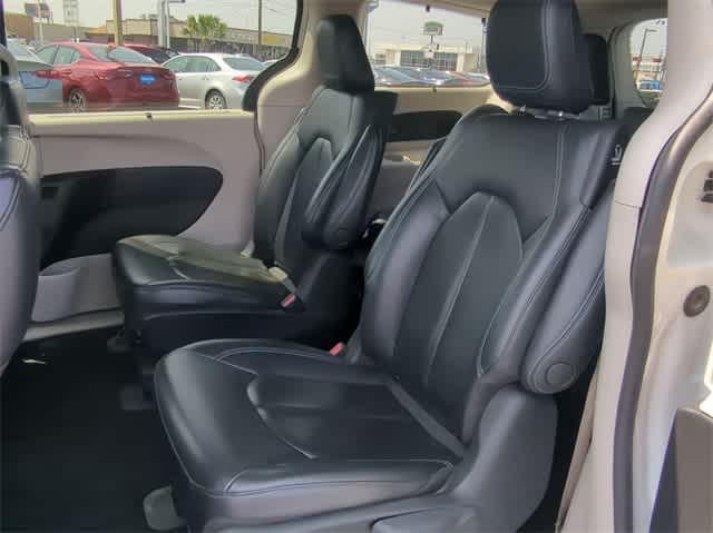 used 2021 Chrysler Pacifica Hybrid car, priced at $18,995