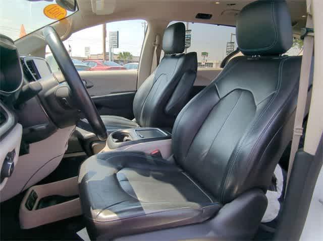 used 2021 Chrysler Pacifica Hybrid car, priced at $18,995