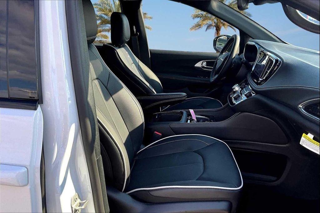 new 2026 Chrysler Pacifica car, priced at $50,112