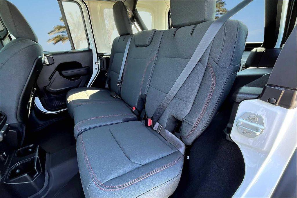 new 2025 Jeep Wrangler car, priced at $53,386