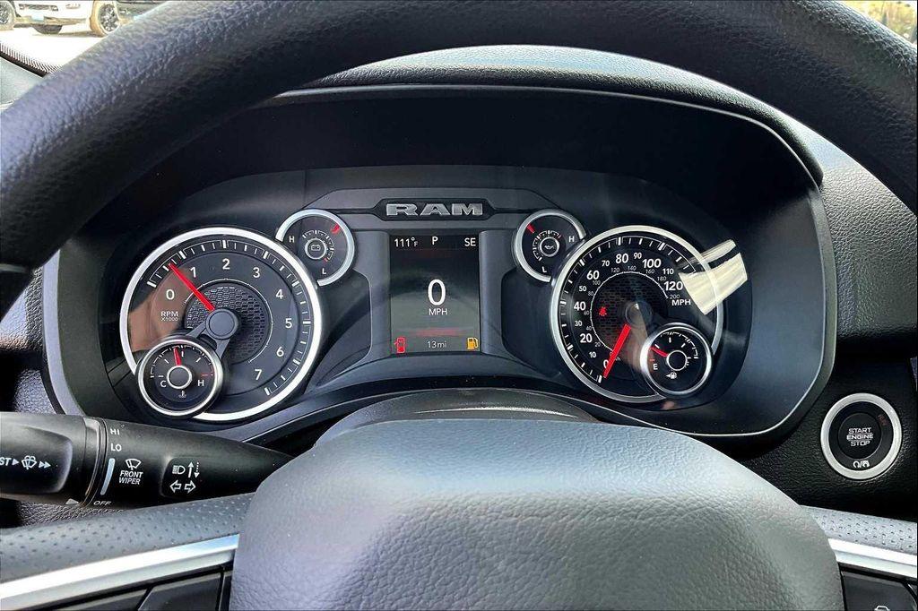 new 2025 Ram 1500 car, priced at $42,962
