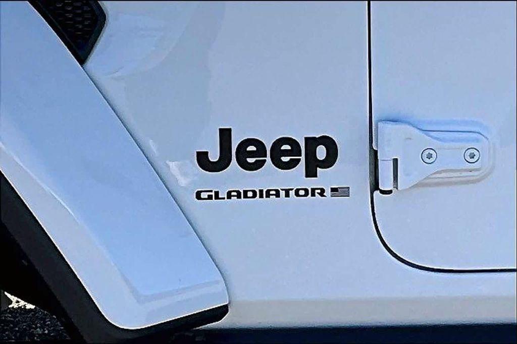 new 2025 Jeep Gladiator car, priced at $44,207