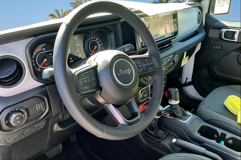 new 2025 Jeep Gladiator car, priced at $44,207