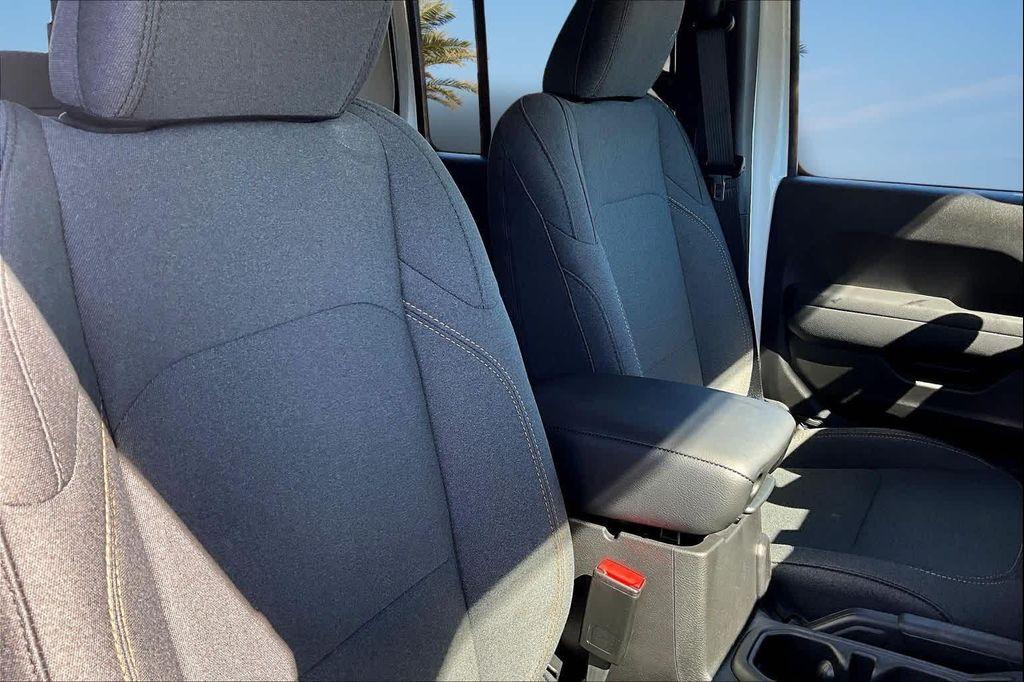 new 2025 Jeep Gladiator car, priced at $44,207