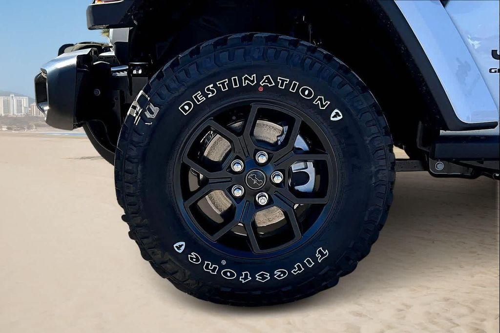 new 2025 Jeep Gladiator car, priced at $44,207