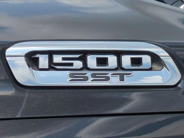new 2025 Ram 1500 car, priced at $60,581