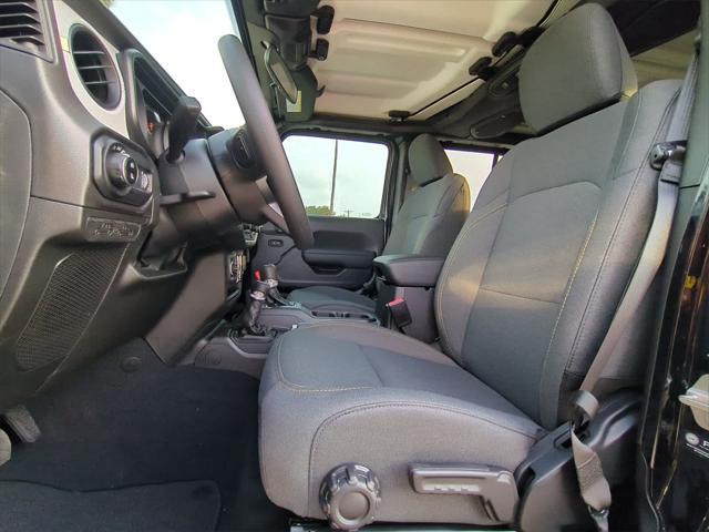 new 2025 Jeep Gladiator car, priced at $43,180