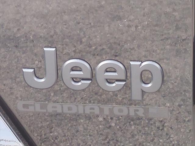 new 2025 Jeep Gladiator car, priced at $43,180