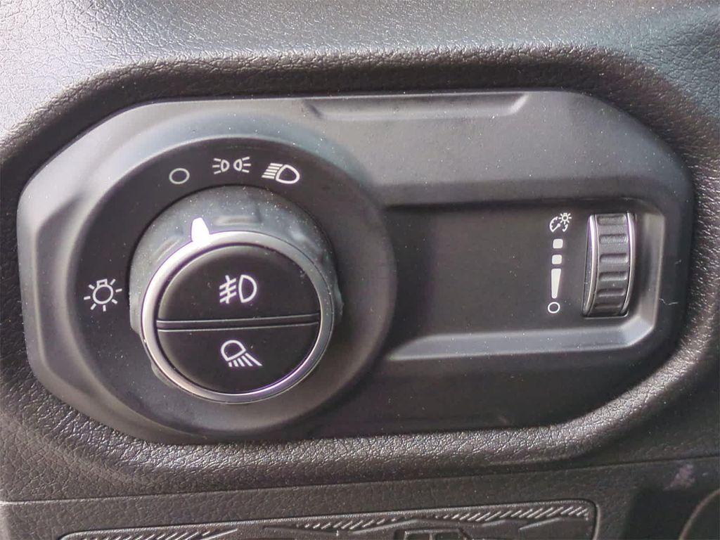 new 2025 Jeep Gladiator car, priced at $42,597