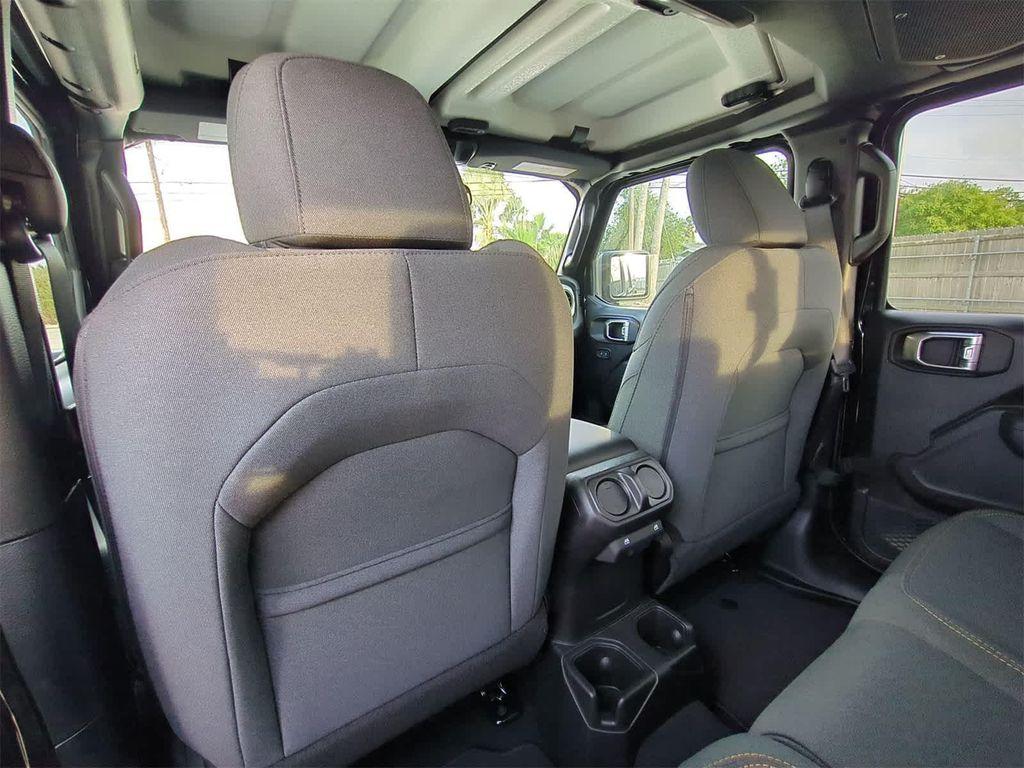 new 2025 Jeep Gladiator car, priced at $42,597