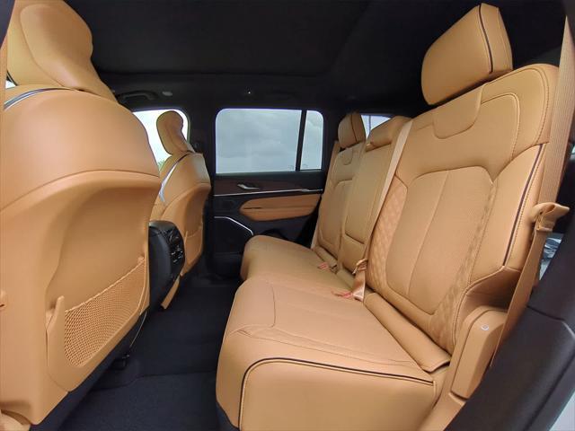 new 2025 Jeep Grand Cherokee car, priced at $58,955