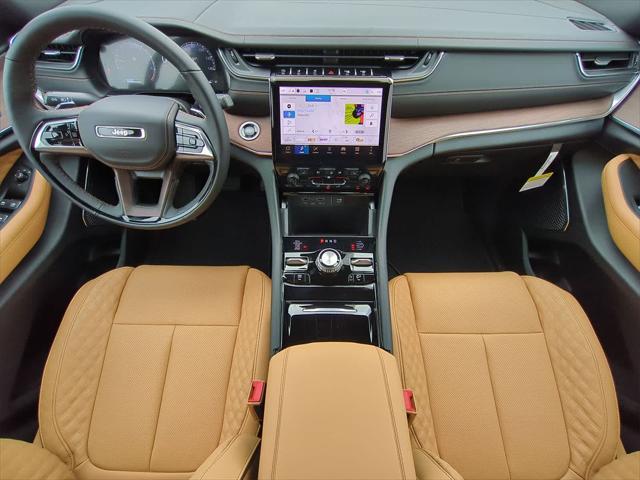 new 2025 Jeep Grand Cherokee car, priced at $58,955
