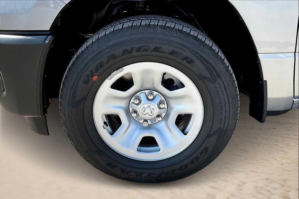 new 2025 Ram 1500 car, priced at $43,393