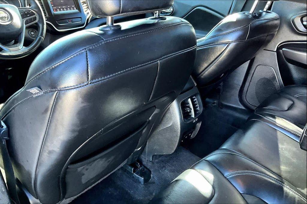 used 2019 Jeep Cherokee car, priced at $13,231