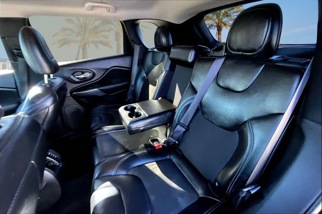 used 2019 Jeep Cherokee car, priced at $13,231