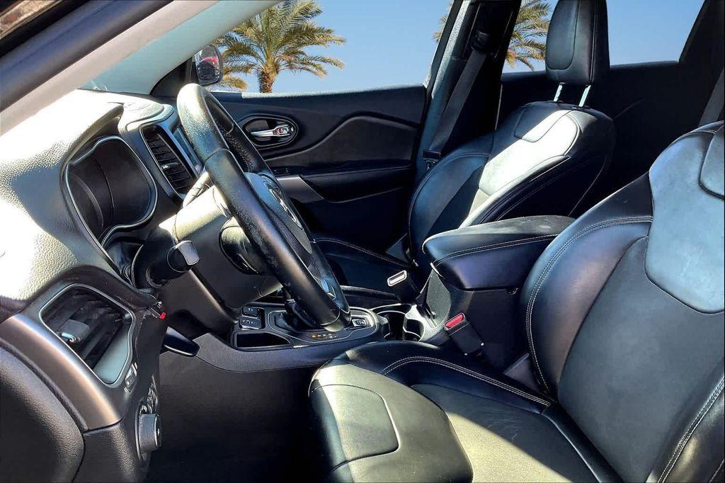 used 2019 Jeep Cherokee car, priced at $13,231