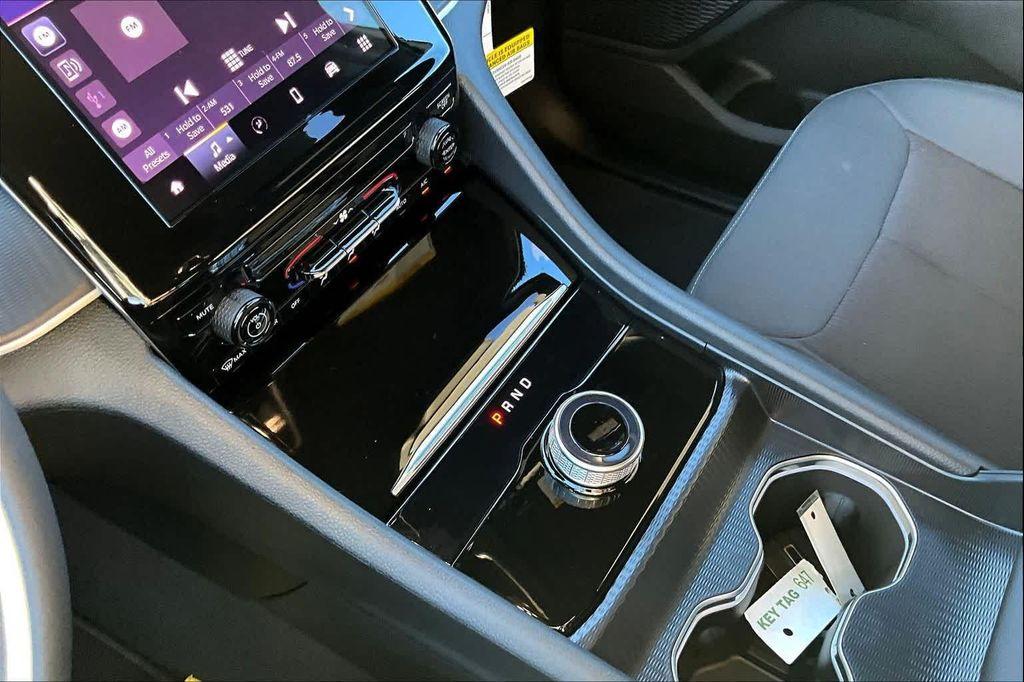 new 2025 Jeep Grand Cherokee car, priced at $35,992