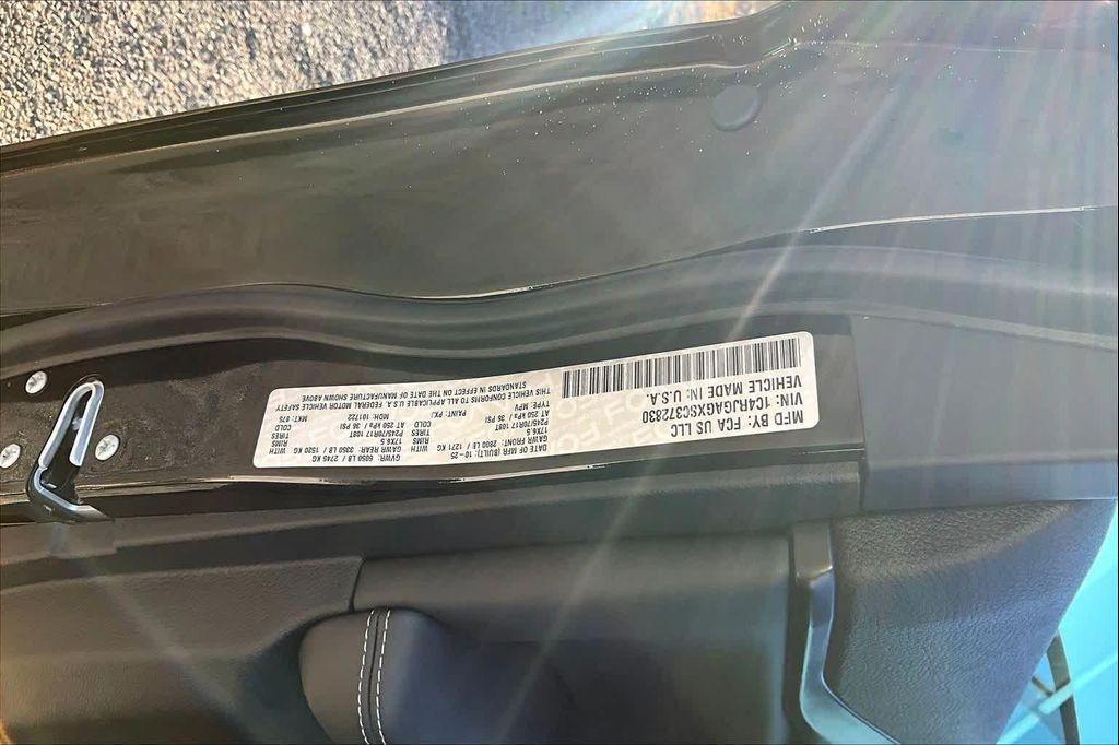 new 2025 Jeep Grand Cherokee car, priced at $35,992