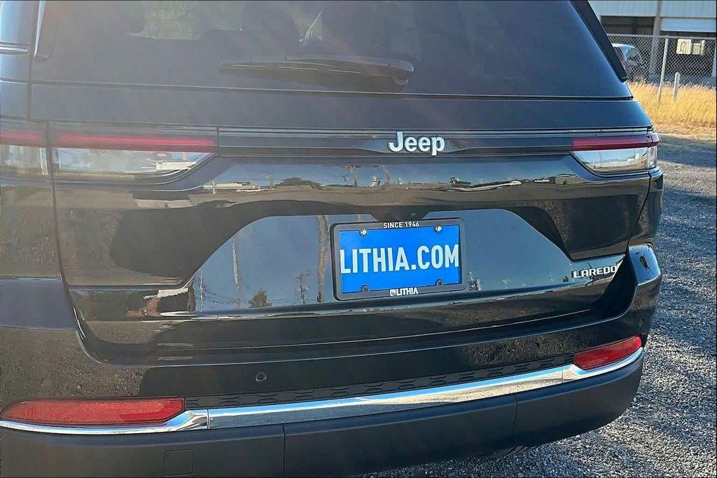 new 2025 Jeep Grand Cherokee car, priced at $35,992