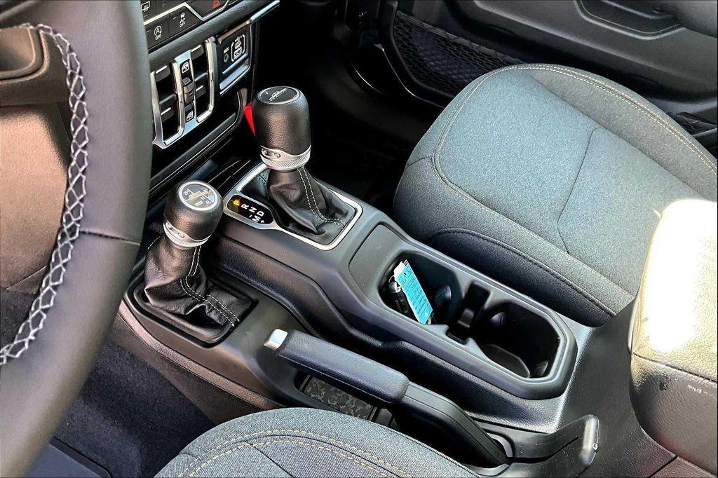 new 2025 Jeep Gladiator car, priced at $45,541