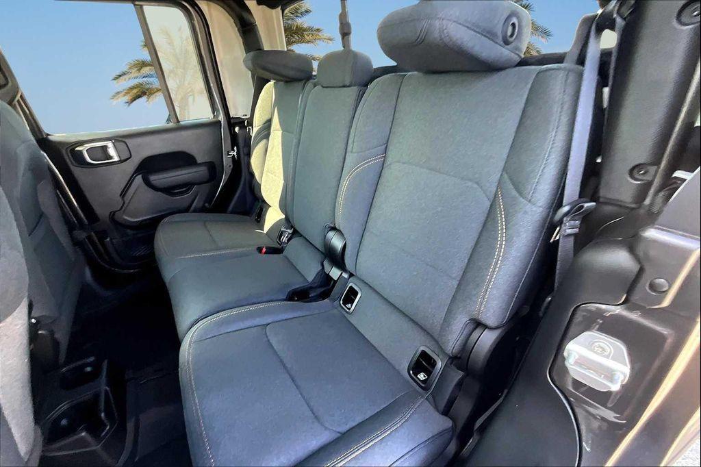 new 2025 Jeep Gladiator car, priced at $45,541
