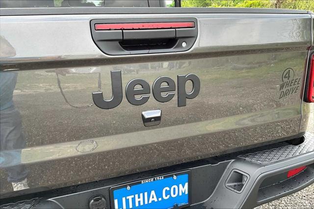 new 2025 Jeep Gladiator car, priced at $47,077