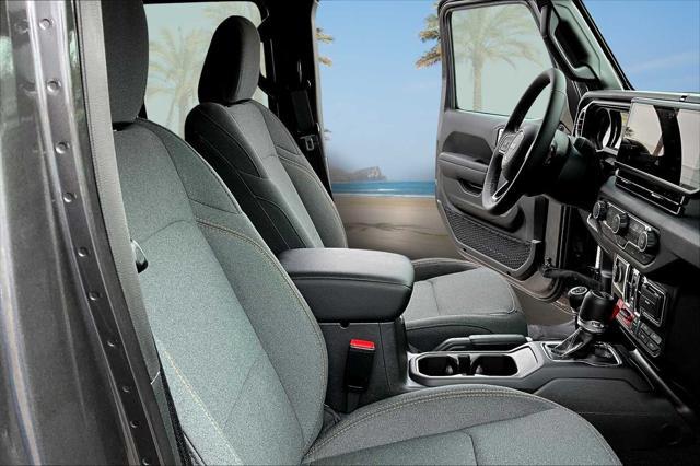 new 2025 Jeep Gladiator car, priced at $47,077