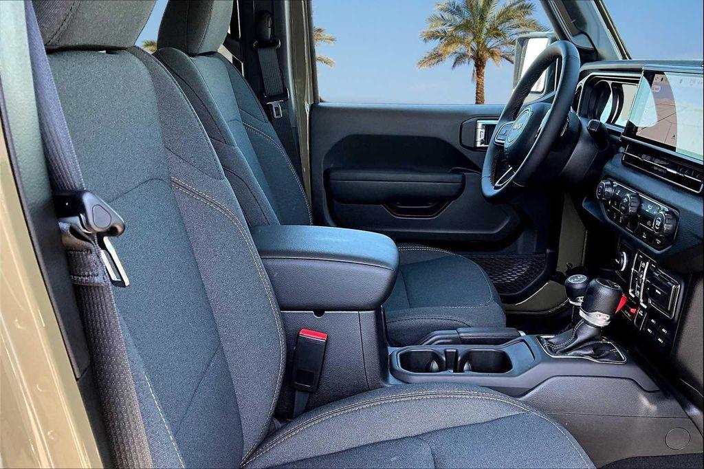 new 2025 Jeep Gladiator car, priced at $46,051