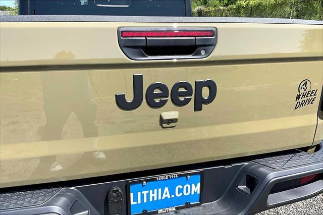 new 2025 Jeep Gladiator car, priced at $46,577