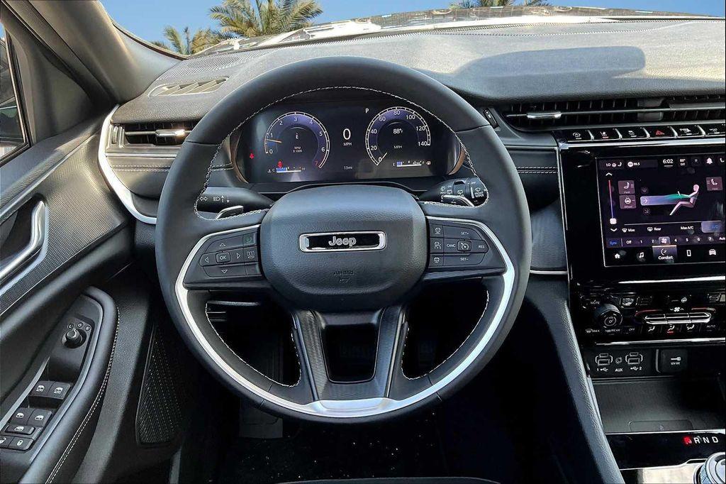 new 2025 Jeep Grand Cherokee car, priced at $44,164