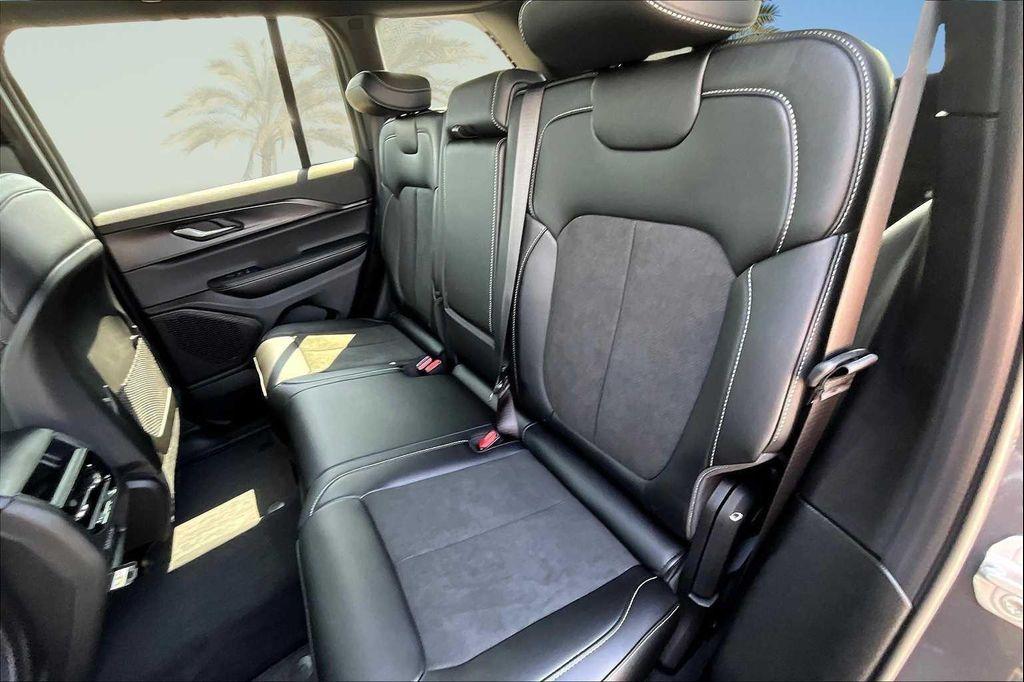 new 2025 Jeep Grand Cherokee car, priced at $44,164