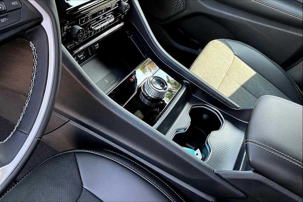 new 2025 Jeep Grand Cherokee car, priced at $44,164