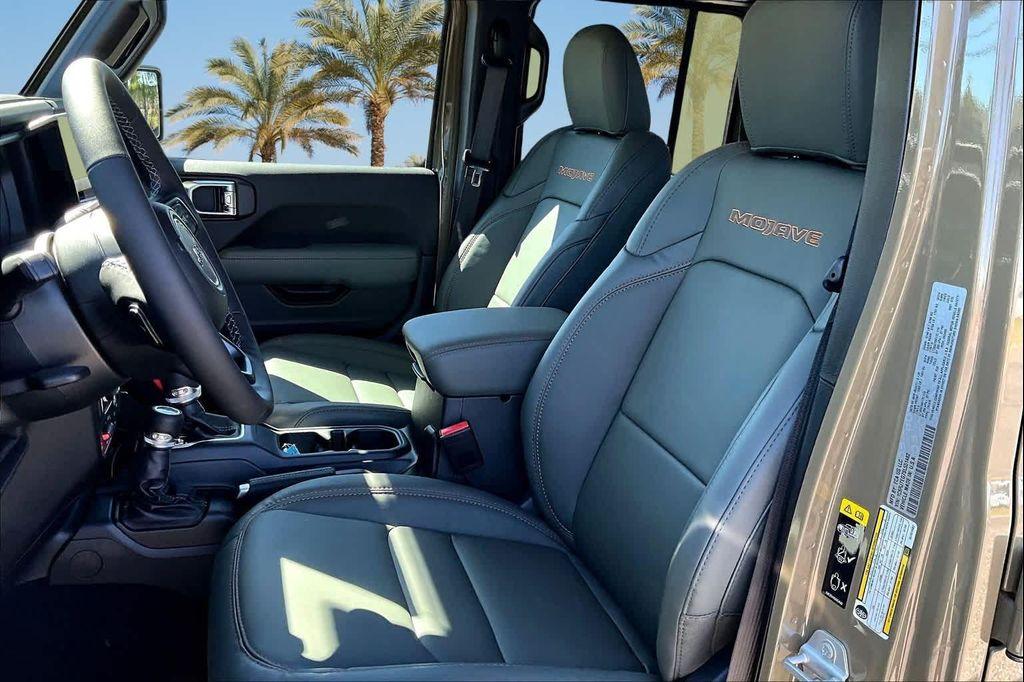 new 2025 Jeep Gladiator car, priced at $55,156