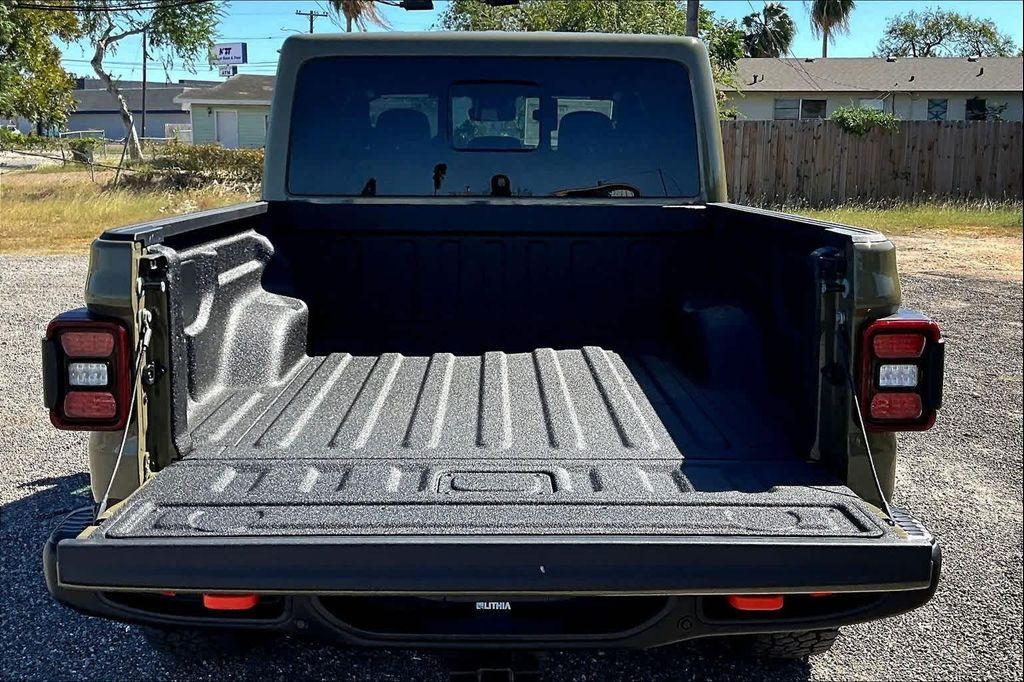 new 2025 Jeep Gladiator car, priced at $55,156