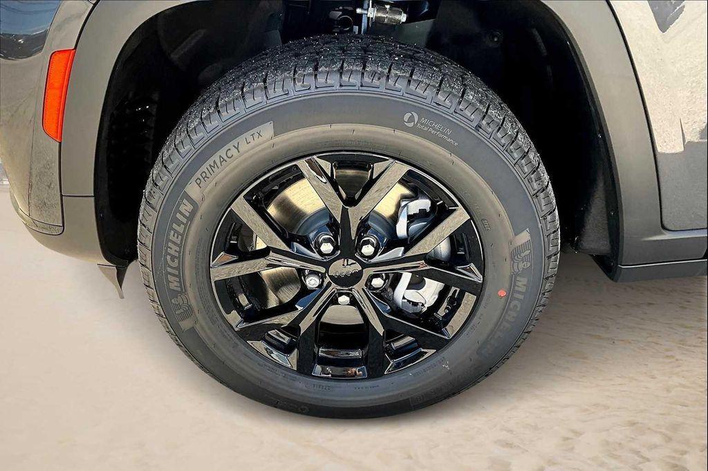 new 2025 Jeep Grand Cherokee L car, priced at $44,085