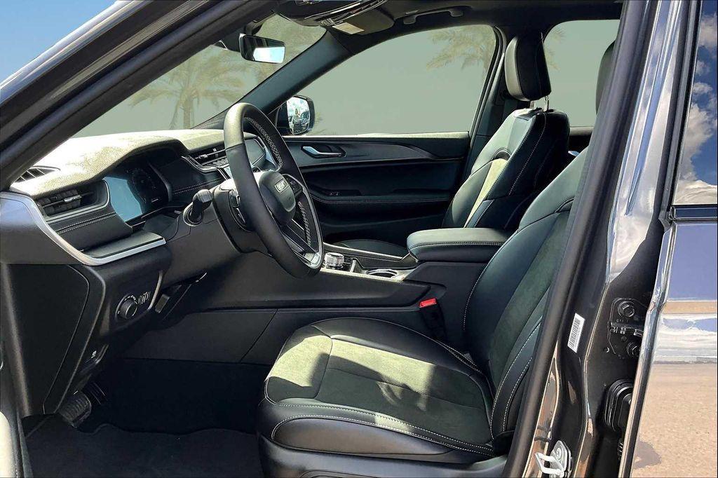 new 2025 Jeep Grand Cherokee L car, priced at $44,085