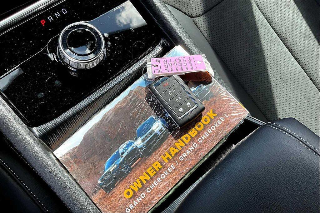 new 2025 Jeep Grand Cherokee L car, priced at $44,085