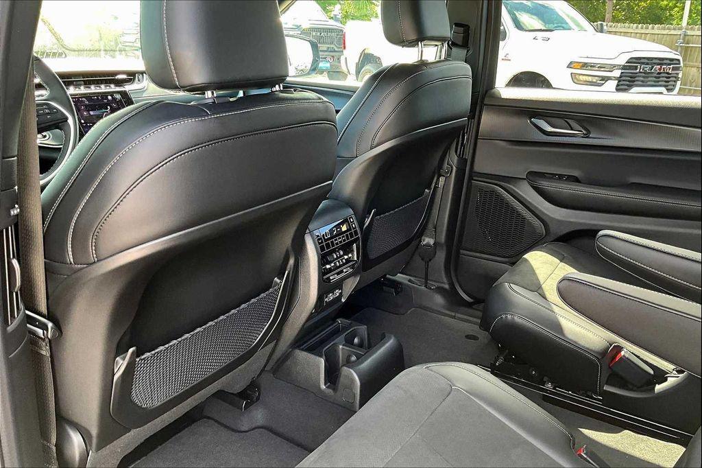 new 2025 Jeep Grand Cherokee L car, priced at $44,085