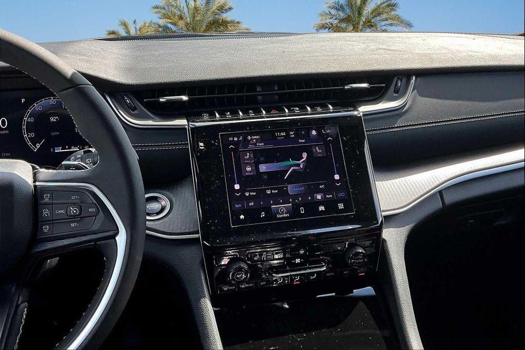 new 2025 Jeep Grand Cherokee L car, priced at $44,085