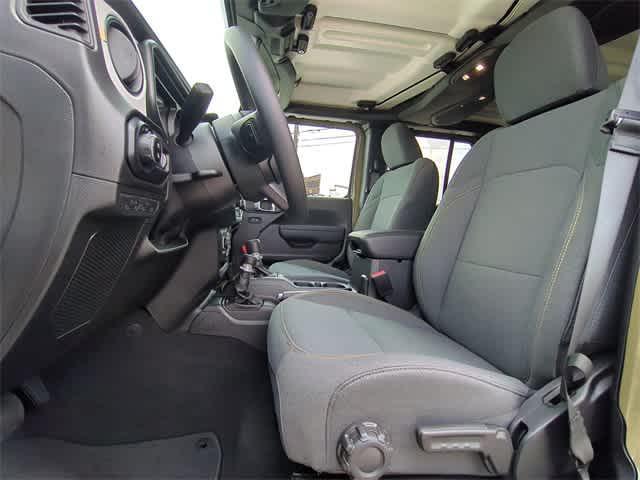 new 2025 Jeep Gladiator car, priced at $43,008