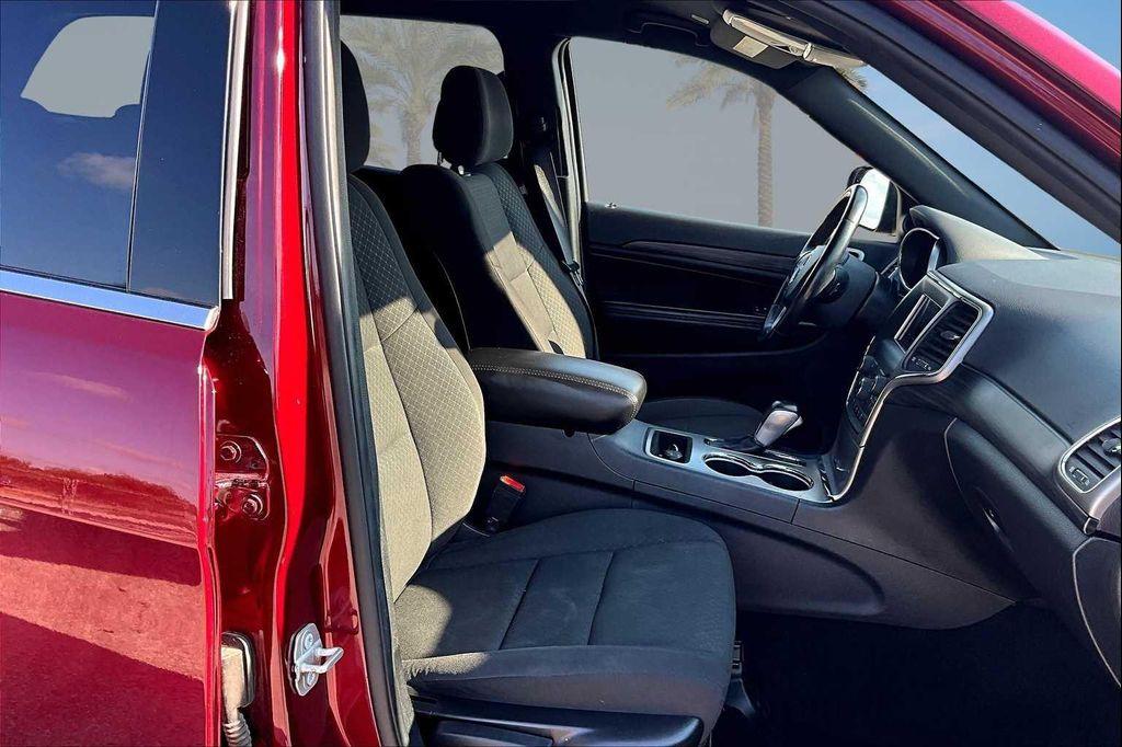 used 2021 Jeep Grand Cherokee car, priced at $22,982