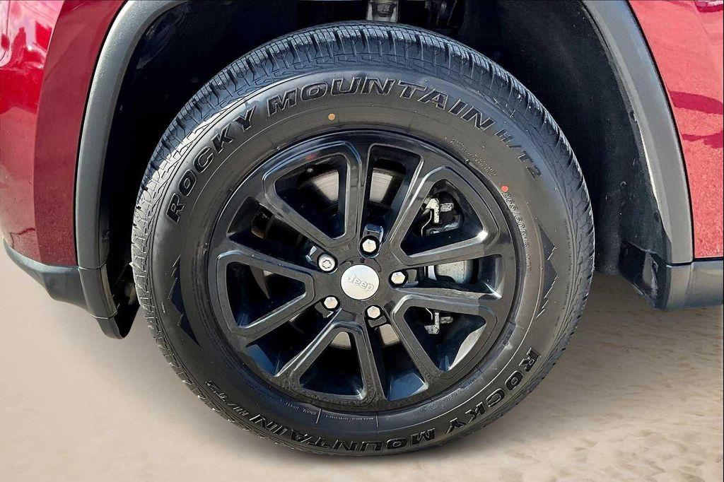 used 2021 Jeep Grand Cherokee car, priced at $22,982
