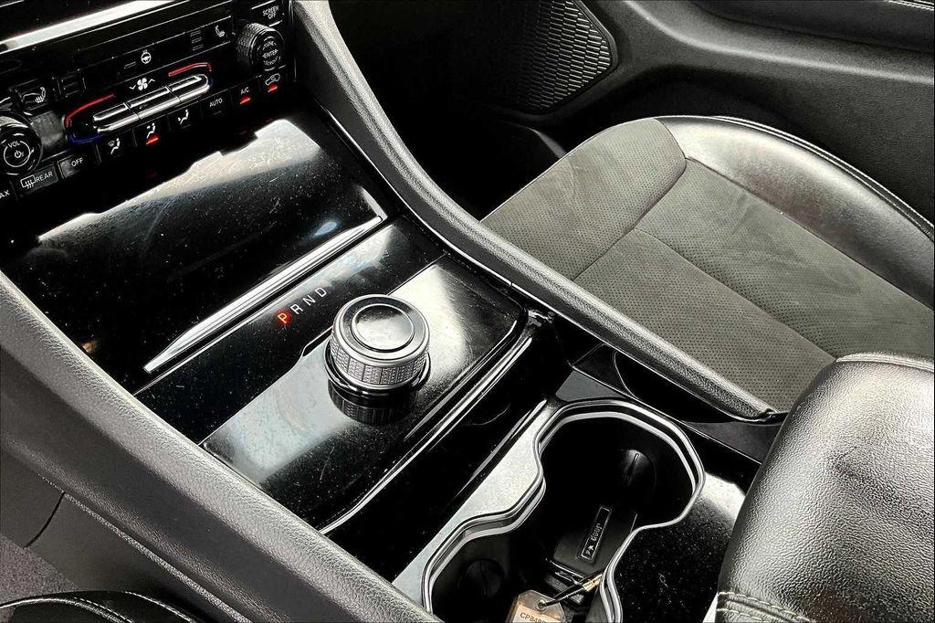 used 2023 Jeep Grand Cherokee L car, priced at $30,951